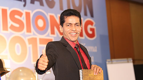 Dr-kuma-iddamallena-motivational-speakers-in-sri-lanka-corporate-trainers-in-sri-lanka-leadership-trainers-in-sri-lanka